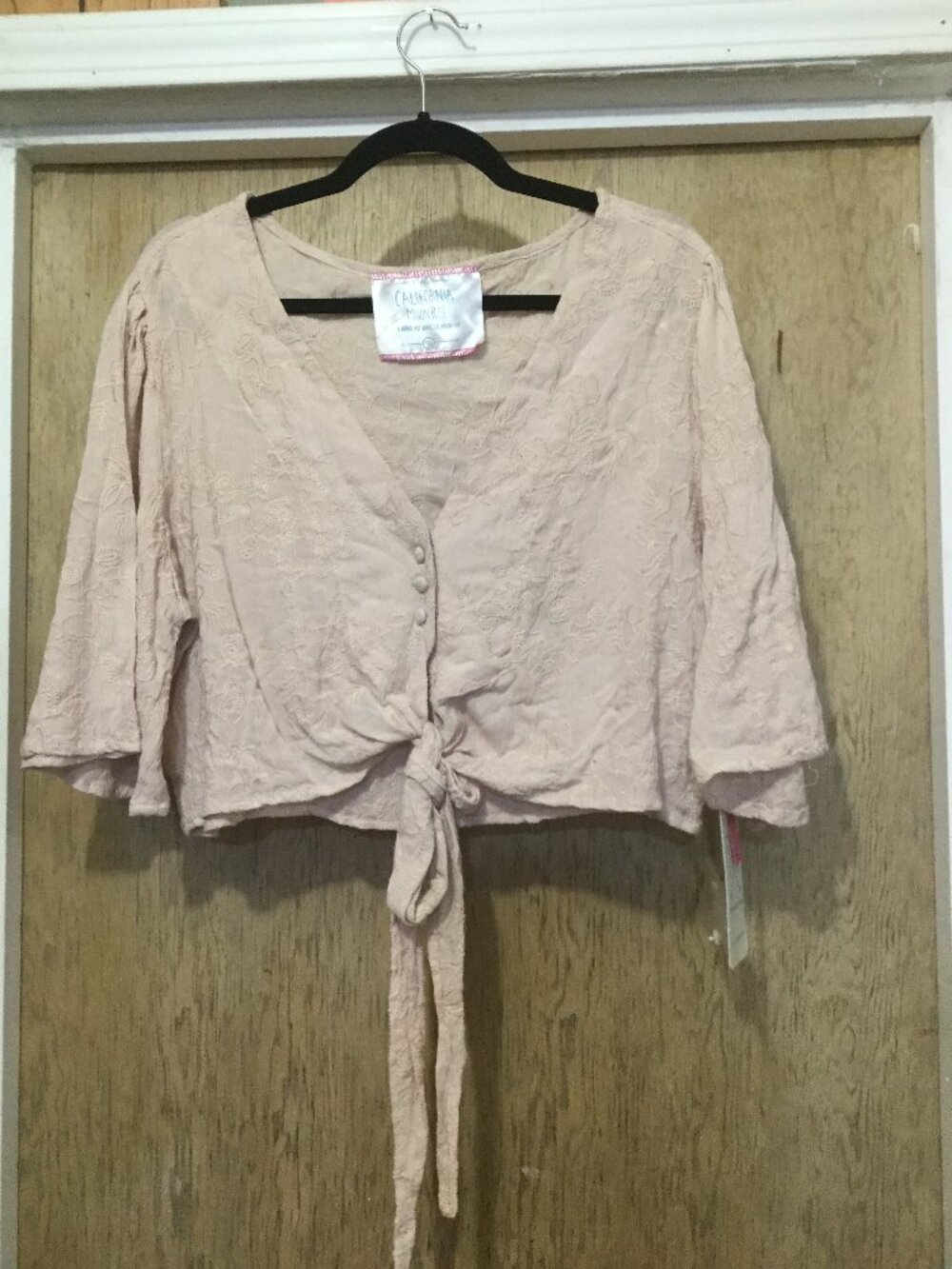 NWT California Moonrise textured pink tie front top has wide 3/4 sleeves size XL